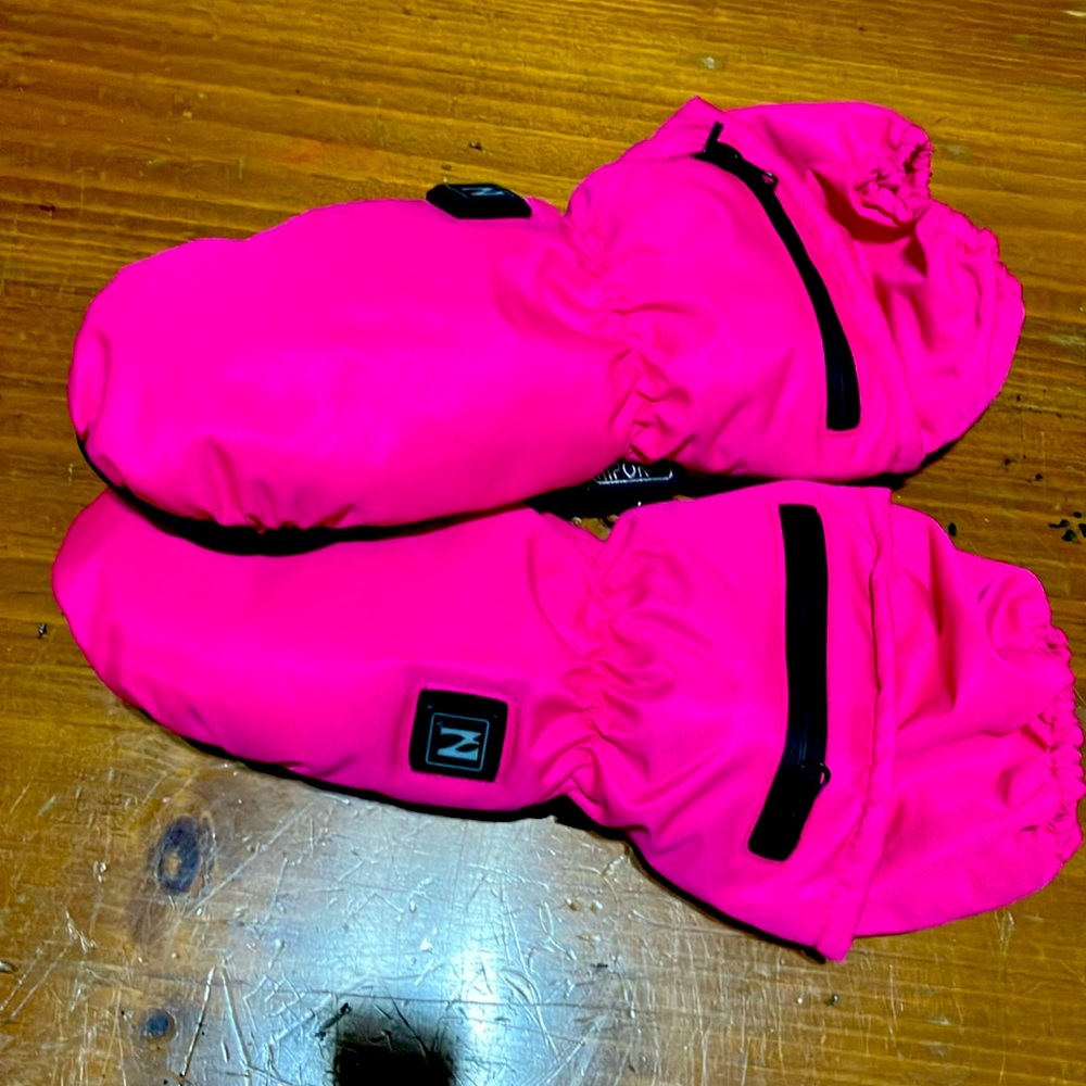 ELECTRIC battery heated WATERPROOF mittens.